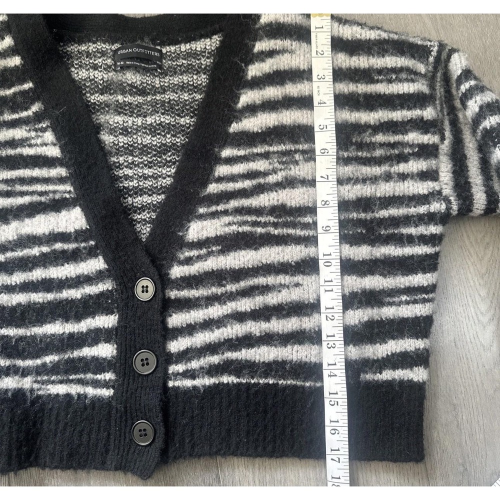 Urban Outfitters Cardigan Wool Sweater Medium Black Zebra Stripe Button CropKnit - Picture 6 of 9